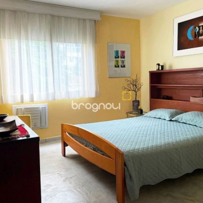 Cobertura com 297m², 5 quartos (sendo 3 suítes), 2 garagens, no bairro Canasvieiras em Florianópolis
