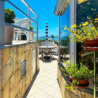 Cobertura com 297m², 5 quartos (sendo 3 suítes), 2 garagens, no bairro Canasvieiras em Florianópolis