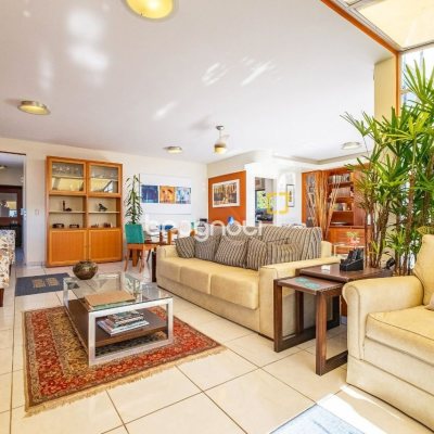 Cobertura com 297m², 5 quartos (sendo 3 suítes), 2 garagens, no bairro Canasvieiras em Florianópolis