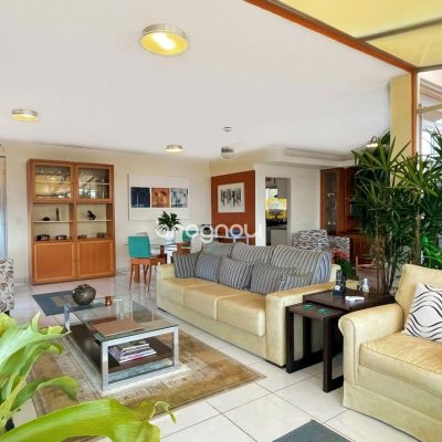 Cobertura com 297m², 5 quartos (sendo 3 suítes), 2 garagens, no bairro Canasvieiras em Florianópolis