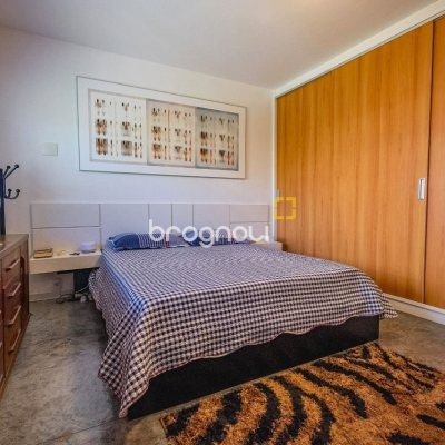 Cobertura com 297m², 5 quartos (sendo 3 suítes), 2 garagens, no bairro Canasvieiras em Florianópolis