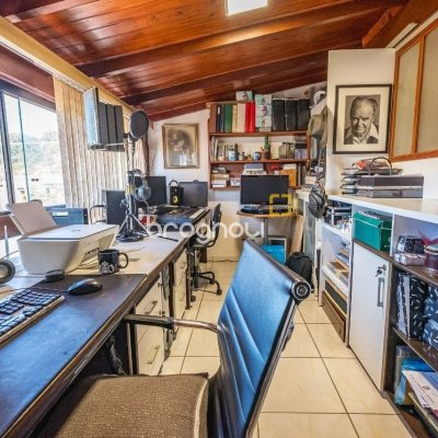 Cobertura com 297m², 5 quartos (sendo 3 suítes), 2 garagens, no bairro Canasvieiras em Florianópolis