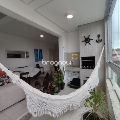 Apartamento com 141m², 3 quartos (sendo 1 suíte), 2 garagens, no bairro Canasvieiras em Florianópolis