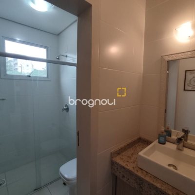 Apartamento com 141m², 3 quartos (sendo 1 suíte), 2 garagens, no bairro Canasvieiras em Florianópolis