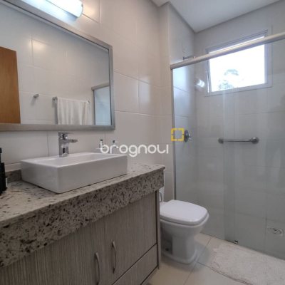 Apartamento com 141m², 3 quartos (sendo 1 suíte), 2 garagens, no bairro Canasvieiras em Florianópolis