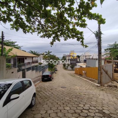 Apartamento com 141m², 3 quartos (sendo 1 suíte), 2 garagens, no bairro Canasvieiras em Florianópolis