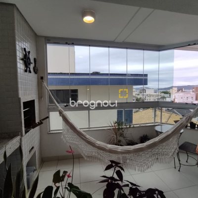 Apartamento com 141m², 3 quartos (sendo 1 suíte), 2 garagens, no bairro Canasvieiras em Florianópolis