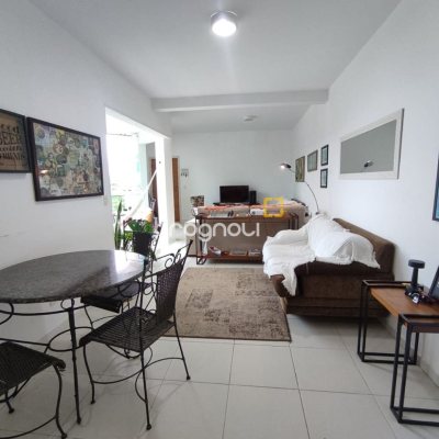 Apartamento com 141m², 3 quartos (sendo 1 suíte), 2 garagens, no bairro Canasvieiras em Florianópolis