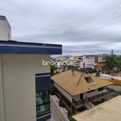 Apartamento com 141m², 3 quartos (sendo 1 suíte), 2 garagens, no bairro Canasvieiras em Florianópolis