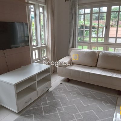 Casa com 232m², 2 quartos (sendo 1 suíte), 7 garagens, no bairro Lagoa da Conceição em Florianópolis