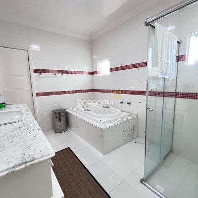 Casa com 325m², 3 quartos, 4 garagens, no bairro Jardim Cidade de Florianópolis em São José