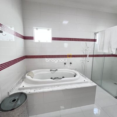 Casa com 325m², 3 quartos, 4 garagens, no bairro Jardim Cidade de Florianópolis em São José