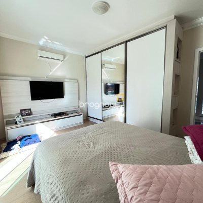 Casa com 325m², 3 quartos, 4 garagens, no bairro Jardim Cidade de Florianópolis em São José