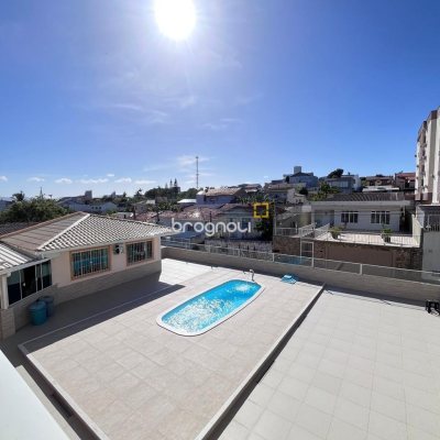 Casa com 325m², 3 quartos, 4 garagens, no bairro Jardim Cidade de Florianópolis em São José