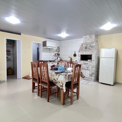 Casa com 325m², 3 quartos, 4 garagens, no bairro Jardim Cidade de Florianópolis em São José