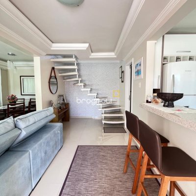 Casa com 325m², 3 quartos, 4 garagens, no bairro Jardim Cidade de Florianópolis em São José
