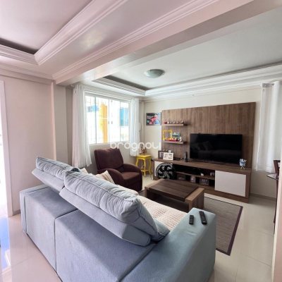 Casa com 325m², 3 quartos, 4 garagens, no bairro Jardim Cidade de Florianópolis em São José