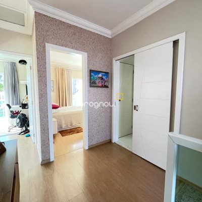 Casa com 325m², 3 quartos, 4 garagens, no bairro Jardim Cidade de Florianópolis em São José