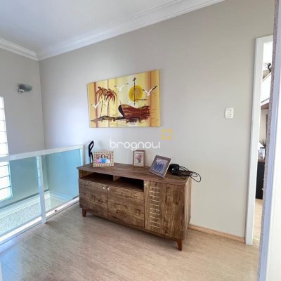Casa com 325m², 3 quartos, 4 garagens, no bairro Jardim Cidade de Florianópolis em São José