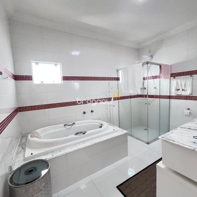 Casa com 325m², 3 quartos, 4 garagens, no bairro Jardim Cidade de Florianópolis em São José