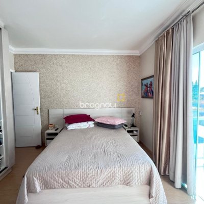 Casa com 325m², 3 quartos, 4 garagens, no bairro Jardim Cidade de Florianópolis em São José