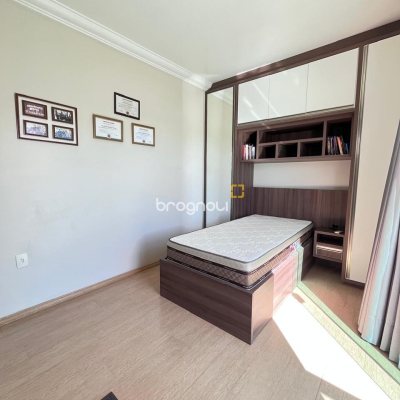 Casa com 325m², 3 quartos, 4 garagens, no bairro Jardim Cidade de Florianópolis em São José