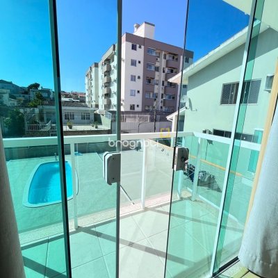 Casa com 325m², 3 quartos, 4 garagens, no bairro Jardim Cidade de Florianópolis em São José