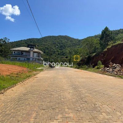 Terreno com 450m², no bairro Saco Grande em Florianópolis