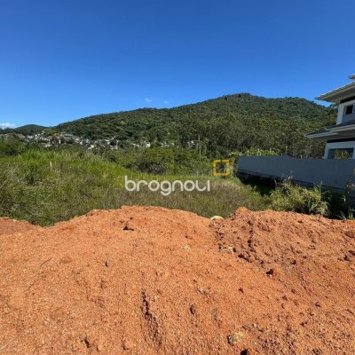 Terreno com 450m², no bairro Saco Grande em Florianópolis