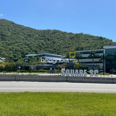 Terreno com 450m², no bairro Saco Grande em Florianópolis