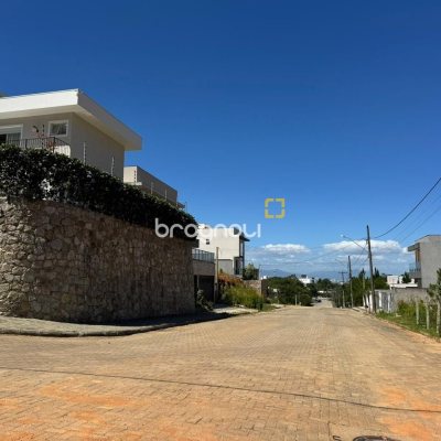 Terreno com 450m², no bairro Saco Grande em Florianópolis