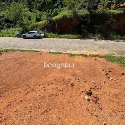 Terreno com 450m², no bairro Saco Grande em Florianópolis