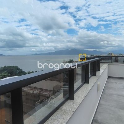 Apartamento com 71m², 2 quartos (sendo 1 suíte), 2 garagens, no bairro Coqueiros em Florianópolis