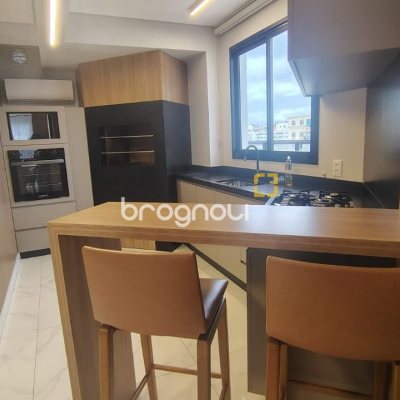 Apartamento com 90m², 3 quartos (sendo 1 suíte), 2 garagens, no bairro Coqueiros em Florianópolis
