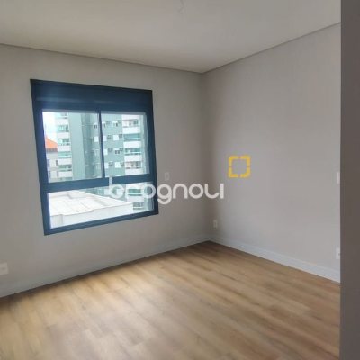 Apartamento com 86m², 3 quartos (sendo 2 suítes), 2 garagens, no bairro Coqueiros em Florianópolis