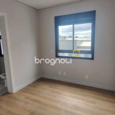 Apartamento com 86m², 3 quartos (sendo 2 suítes), 2 garagens, no bairro Coqueiros em Florianópolis