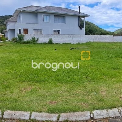 Terreno com 371m², no bairro Vargem Grande em Florianópolis