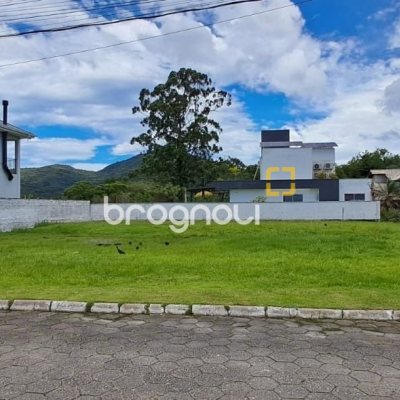 Terreno com 371m², no bairro Vargem Grande em Florianópolis