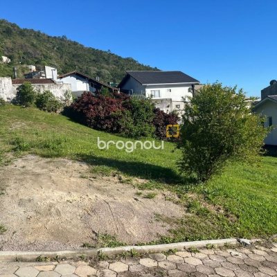 Terreno com 540m², no bairro Trindade em Florianópolis