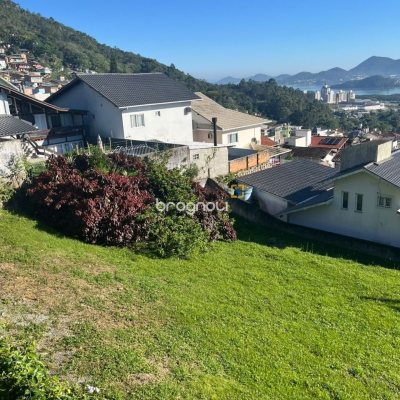 Terreno com 540m², no bairro Trindade em Florianópolis