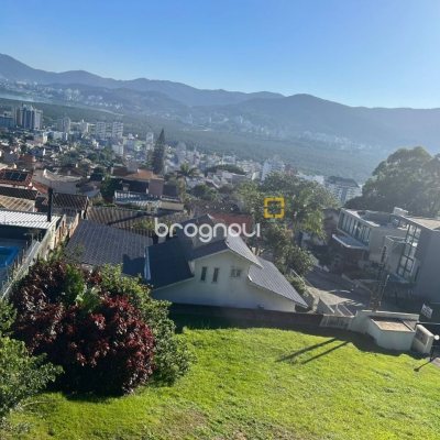 Terreno com 540m², no bairro Trindade em Florianópolis