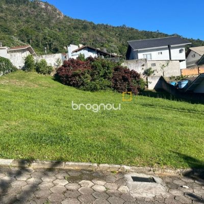 Terreno com 540m², no bairro Trindade em Florianópolis
