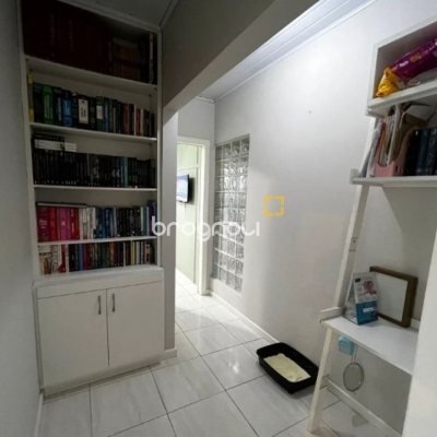 Casa com 240m², 4 quartos (sendo 1 suíte), 2 garagens, no bairro Ponte do Imaruim em Palhoça