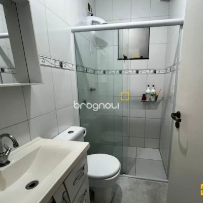 Casa com 240m², 4 quartos (sendo 1 suíte), 2 garagens, no bairro Ponte do Imaruim em Palhoça