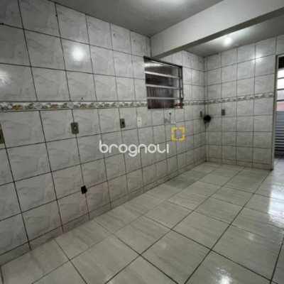 Casa com 240m², 4 quartos (sendo 1 suíte), 2 garagens, no bairro Ponte do Imaruim em Palhoça
