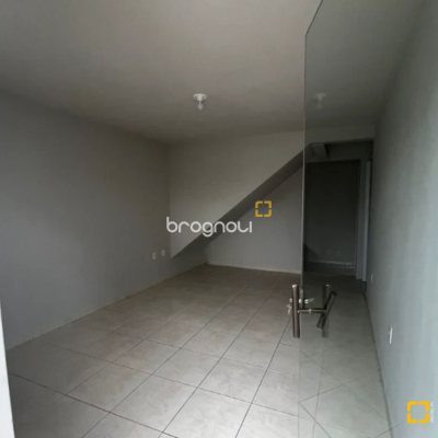 Casa com 240m², 4 quartos (sendo 1 suíte), 2 garagens, no bairro Ponte do Imaruim em Palhoça