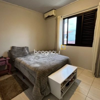 Casa com 240m², 4 quartos (sendo 1 suíte), 2 garagens, no bairro Ponte do Imaruim em Palhoça