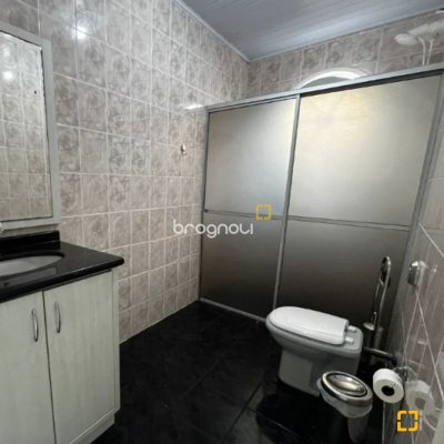 Casa com 240m², 4 quartos (sendo 1 suíte), 2 garagens, no bairro Ponte do Imaruim em Palhoça