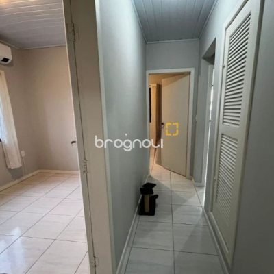 Casa com 240m², 4 quartos (sendo 1 suíte), 2 garagens, no bairro Ponte do Imaruim em Palhoça