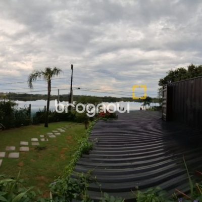 Casa com 310m², 4 quartos (sendo 1 suíte), 4 garagens, no bairro Campeche em Florianópolis